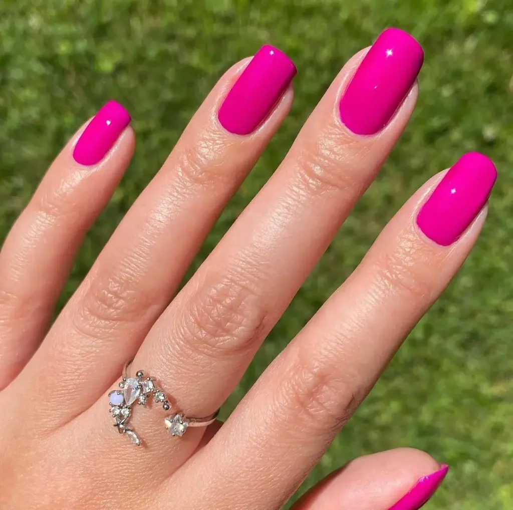 Fall Nail Design Inspo and Colors 2026: Shades, Techniques, and Looks for Every Nail 18 magenta fall nail colors