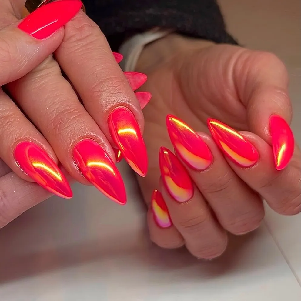 Fall Nail Design Inspo and Colors 2026: Shades, Techniques, and Looks for Every Nail 23 warm chrome fall nails
