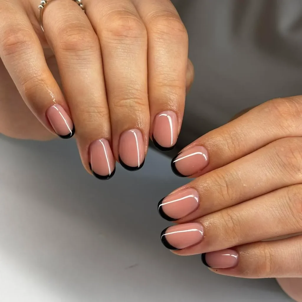 black short french tip nails